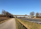 Die Brücke über die B 15 bei Altheim wird erneuert. 