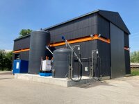 In modernen Anlagen produzieren die Straßenmeistereien Sole. In modernen Anlagen produzieren die Straßenmeistereien Sole.
