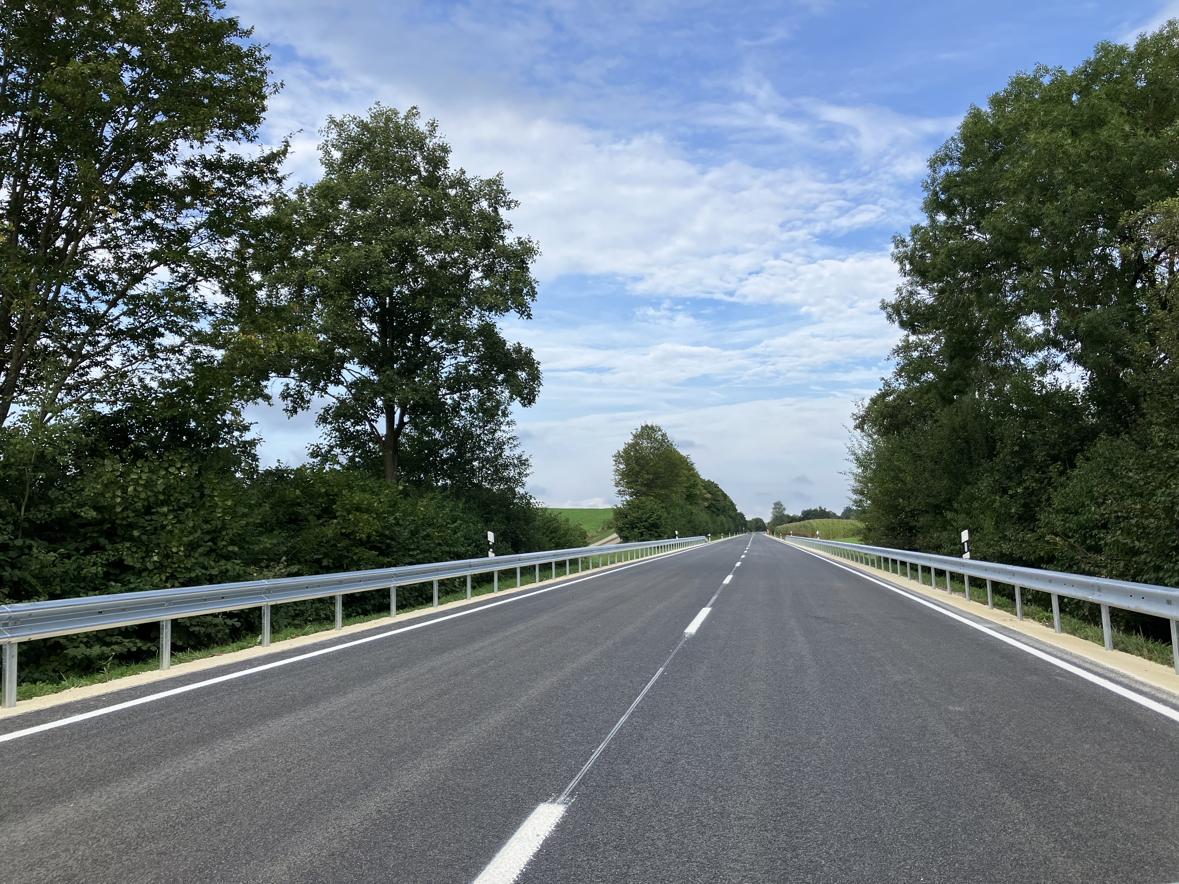 Seit 6. September ist die B 299 zwischen Niederhornbach und Oberneuhausen wieder befahrbar Seit 6. September ist die B 299 zwischen Niederhornbach und Oberneuhausen wieder befahrbar