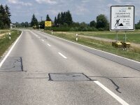 Flicken und Risse - die St 2143 braucht eine neue Asphaltschicht