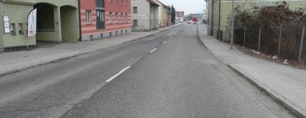 Die Bahnhofstraße in Dingolfing (St 2111) ist eine von mehreren Maßnahmen des Staatlichen Bauamts Landshut im Landkreis Dingolfing-Landau. Die Bahnhofstraße in Dingolfing (St 2111) ist eine von mehreren Maßnahmen des Staatlichen Bauamts Landshut im Landkreis Dingolfing-Landau.