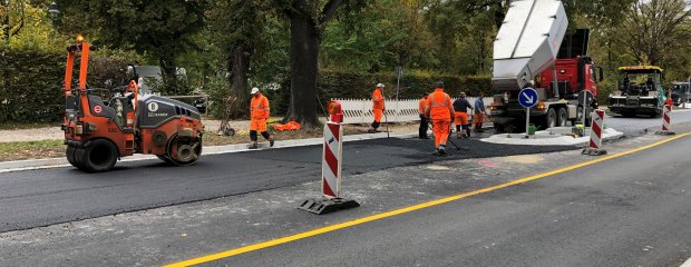  Aufgrund der angekündigten schlechten Witterungsverhältnisse verschiebt das Staatliche Bauamt Landshut die Asphaltierung der Wittstraße um ein Wochenende.