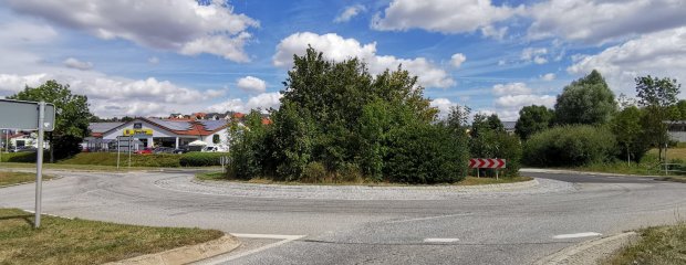 Die Sanierung des Kreisverkehrs bei Arth verschiebt sich witterungsbedingt um ein Wochenende. 