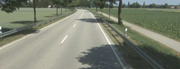 Ab kommenden Dienstag erneuert das Staatliche Bauamt Landshut die St 2074 zwischen Lichtensee und Kronwieden. Ab kommenden Dienstag erneuert das Staatliche Bauamt Landshut die St 2074 zwischen Lichtensee und Kronwieden.