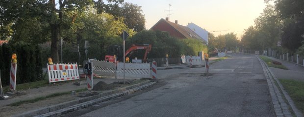 Kommende Woche erhält der erste Bauabschnitt seine neuen Asphaltschichten. Kommende Woche erhält der erste Bauabschnitt seine neuen Asphaltschichten.