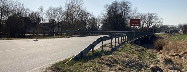 Das Staatliche Bauamt Landshut saniert ab Montag, 20. Juni die Brücke über die Kleine Laaber bei Hofendorf.